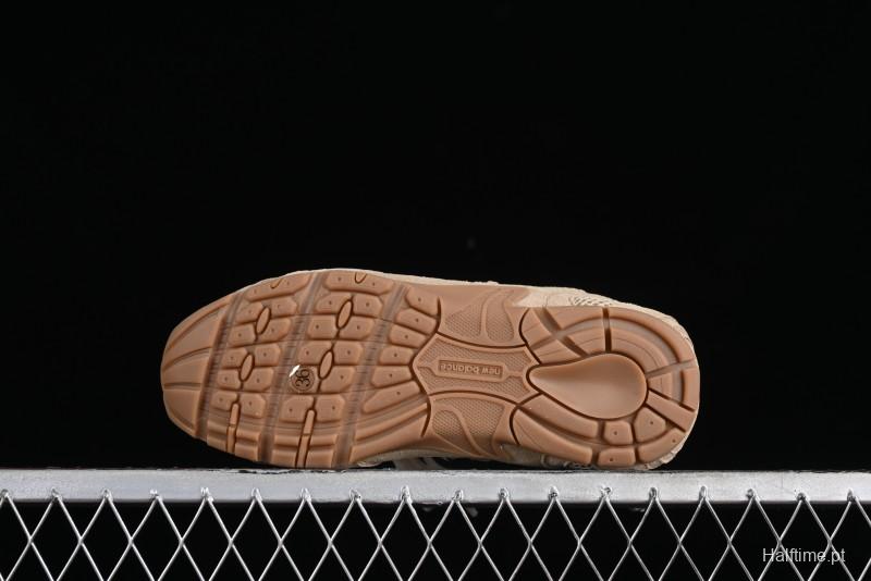 Miu Miu x New Balance 530 Low-Top Retro Running Sneakers with Dual Lace Design - G.D4