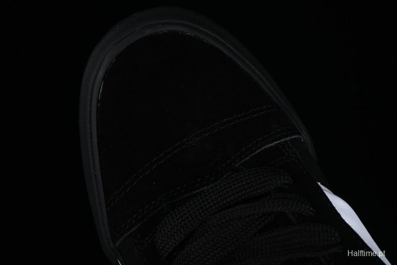 Vans Classics Knu Skool Retro Skate Shoes with Thickened Tongue and Oversized Toe - VN0009QCB9P