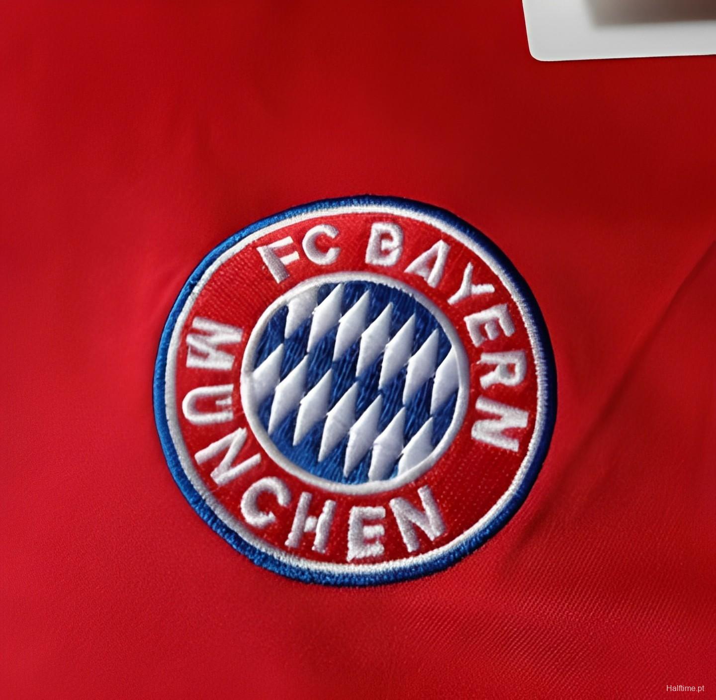 Retro 00/01 Bayern Munich Home Jersey